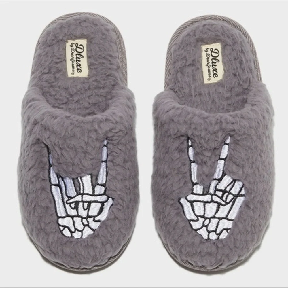 dluxe by dearfoams Kids' Skeleton‎ Peace Sign Slide Slippers - Gray 11-12